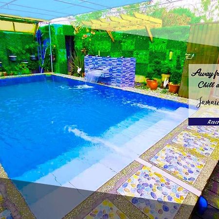 Private House W/ Swimming Pool Staycation Tarlac 딸락 외부 사진